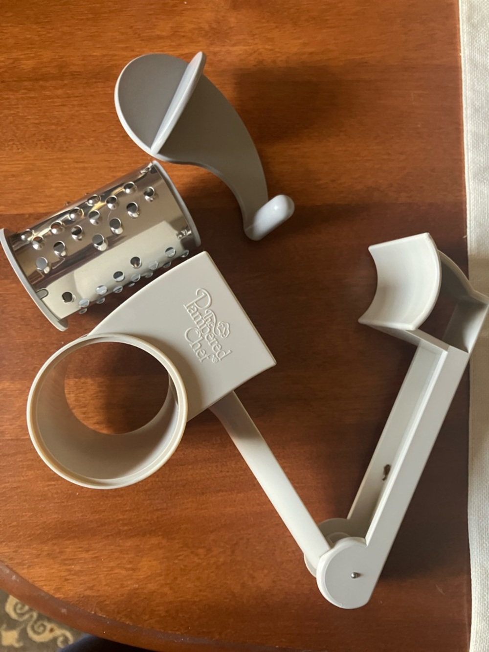 The Pampered Chef deluxe cheese grater #1275 rotates handle 3 pieces EUC